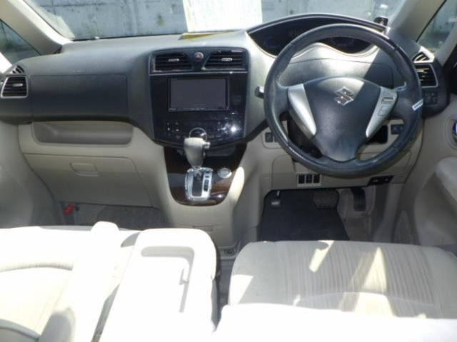 SUZUKI LANDY 2012