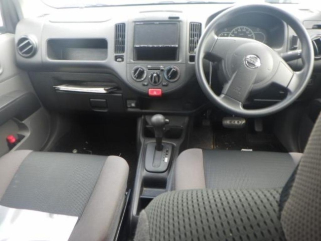 NISSAN AD 2020