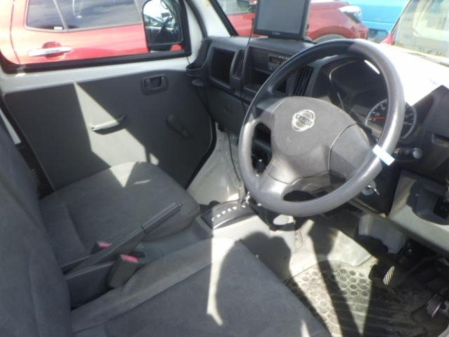 NISSAN CLIPPER TRUCK 2012
