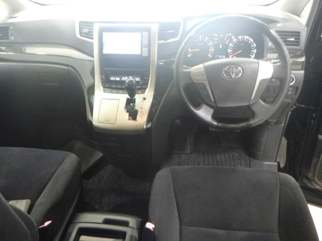 TOYOTA VELLFIRE 2011