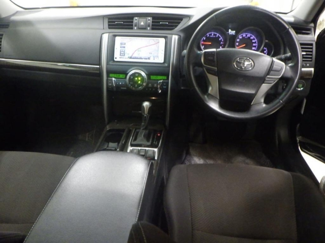 TOYOTA MARK X 2013