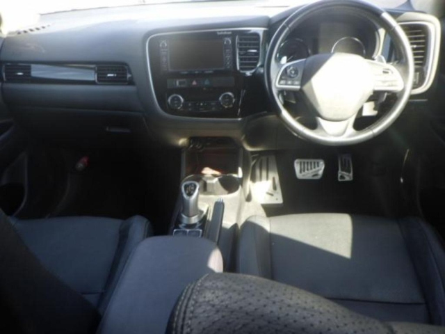 MITSUBISHI OUTLANDER PHEV 2014