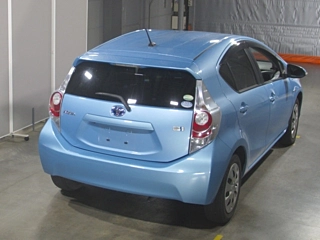 TOYOTA AQUA 2012