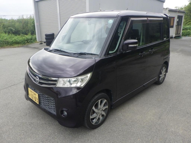 NISSAN ROOX 2011
