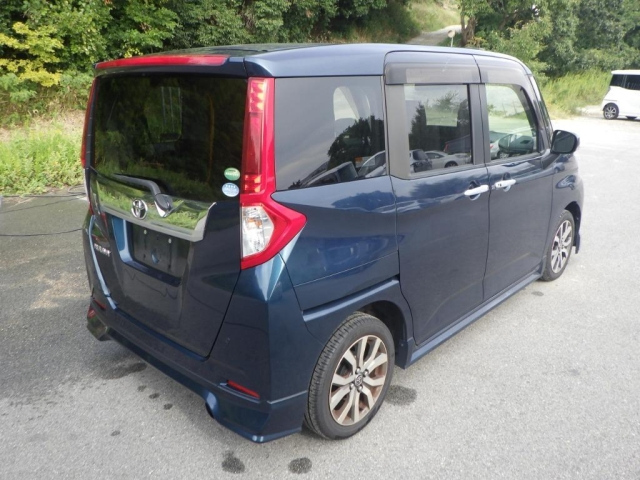 TOYOTA ROOMY 2018