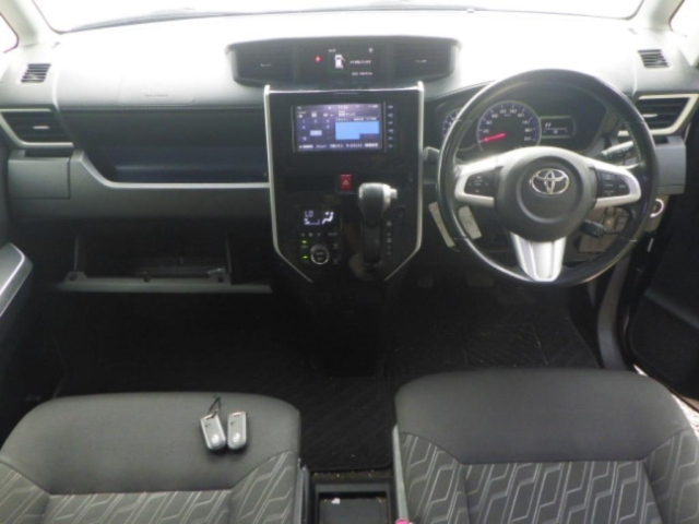 TOYOTA ROOMY 2018