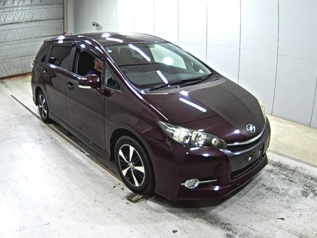 TOYOTA WISH 2014