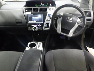 TOYOTA PRIUS ALPHA 2013