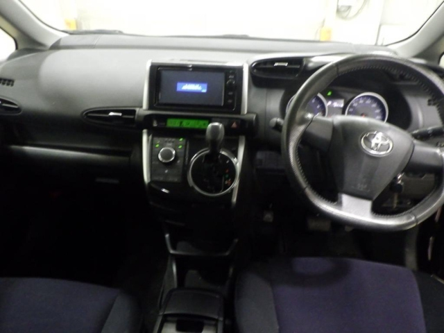 TOYOTA WISH 2014