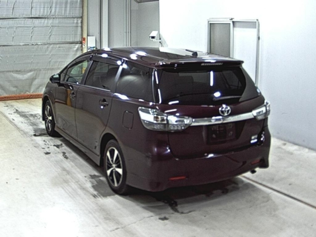 TOYOTA WISH 2014