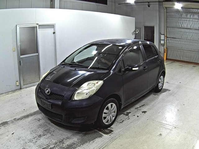 TOYOTA VITZ 2010