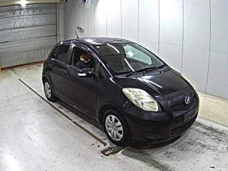TOYOTA VITZ 2010