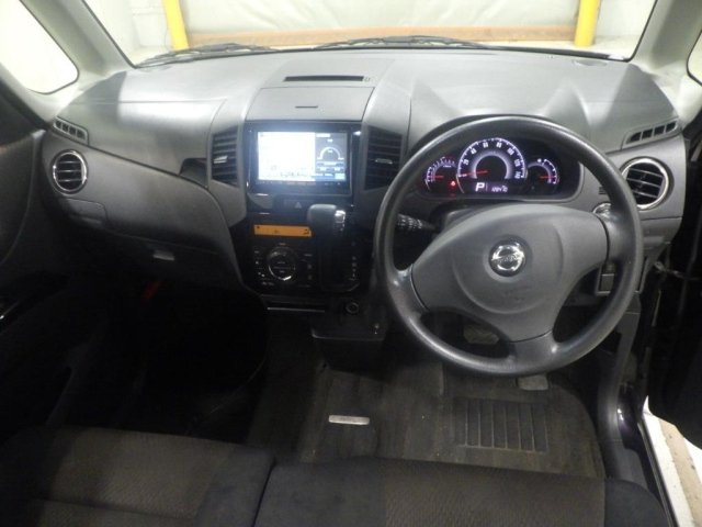 NISSAN ROOX 2012