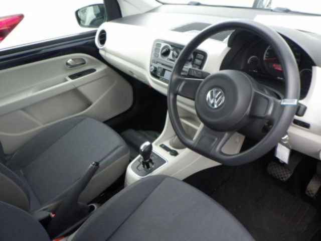 VOLKSWAGEN UP 2014