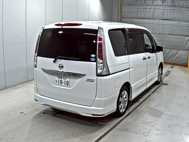 NISSAN SERENA 2011