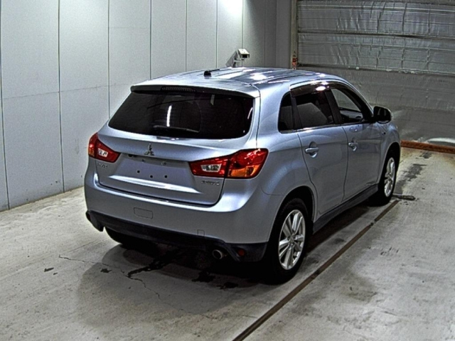 MITSUBISHI RVR 2013