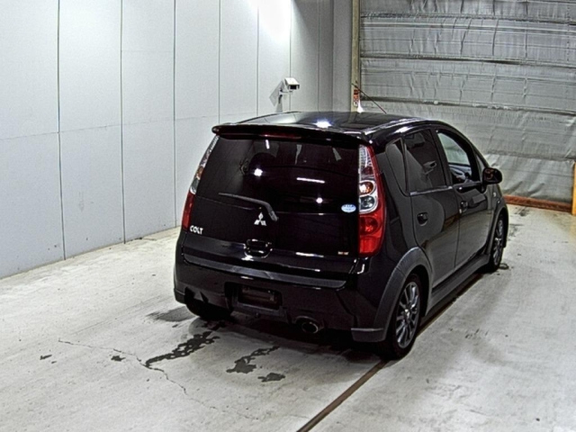 MITSUBISHI COLT 2010