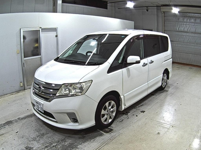 NISSAN SERENA 2011