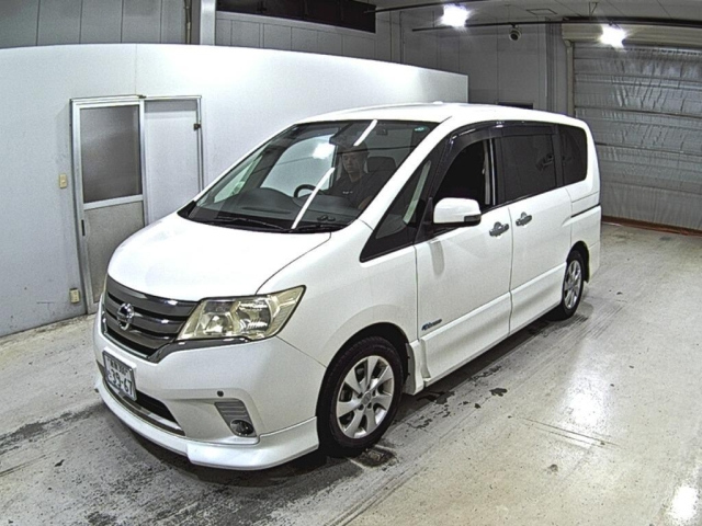 NISSAN SERENA 2013