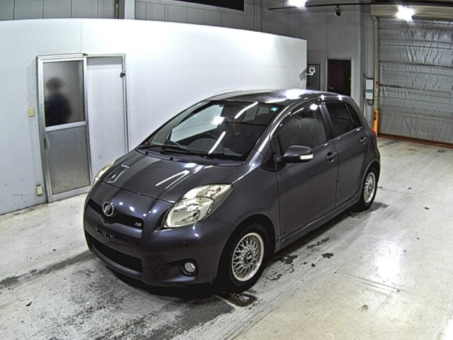 TOYOTA VITZ 2009