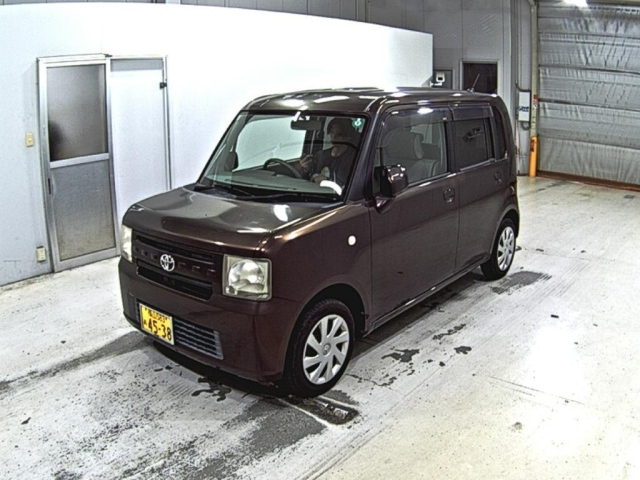 TOYOTA PIXIS SPACE 2011