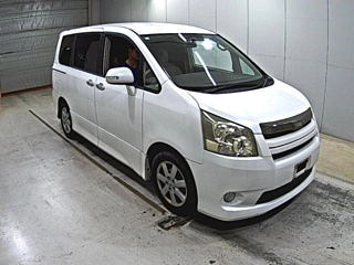 TOYOTA NOAH 2008