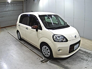 TOYOTA PORTE 2015