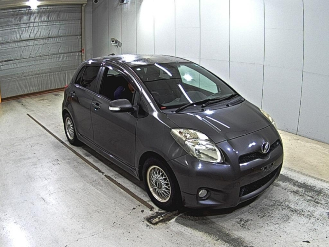 TOYOTA VITZ 2009