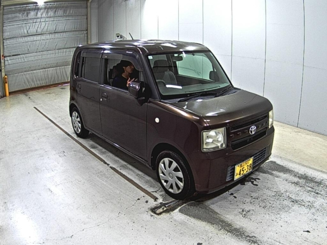 TOYOTA PIXIS SPACE 2011