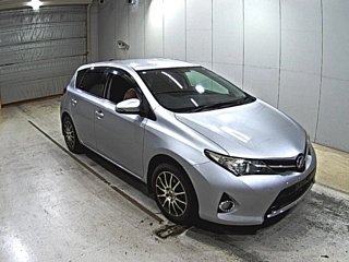 TOYOTA AURIS 2012