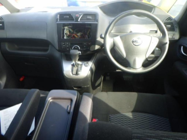 NISSAN SERENA 2012