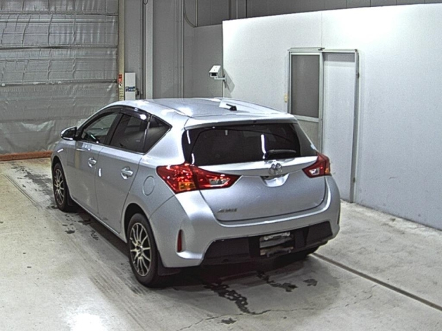 TOYOTA AURIS 2012