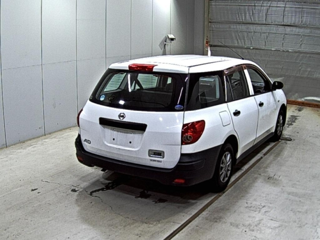 NISSAN AD 2010