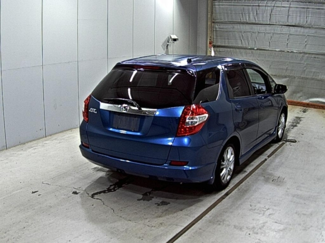HONDA FIT SHUTTLE 2011