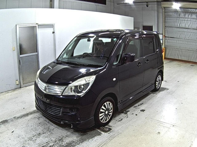 MITSUBISHI DELICA D2 2011