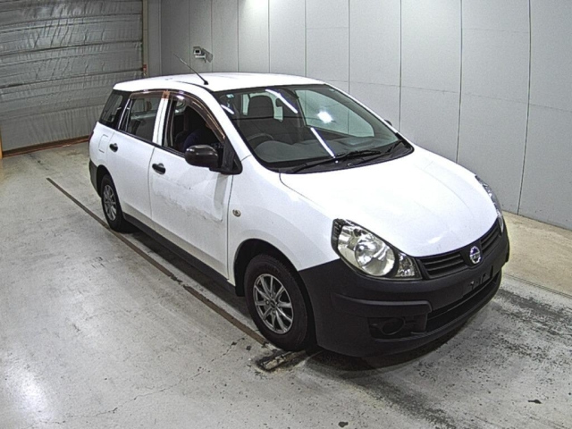 NISSAN AD 2010