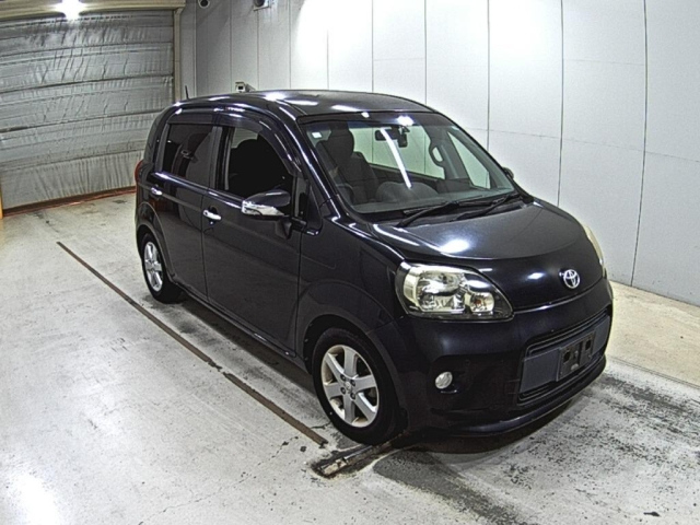 TOYOTA PORTE 2012