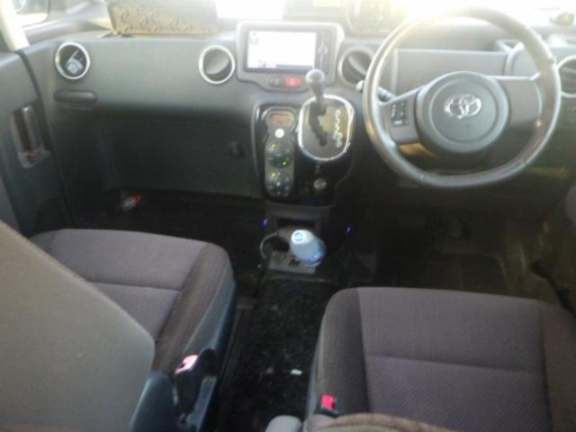 TOYOTA PORTE 2012