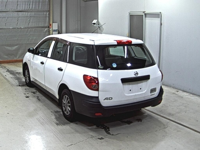 NISSAN AD 2010