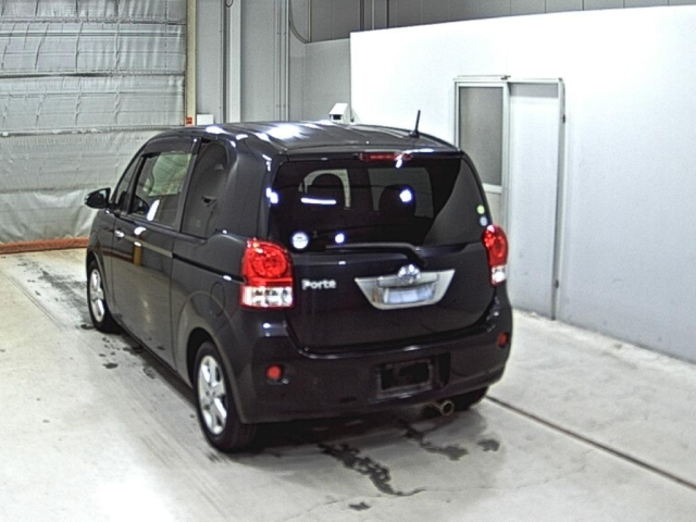 TOYOTA PORTE 2012