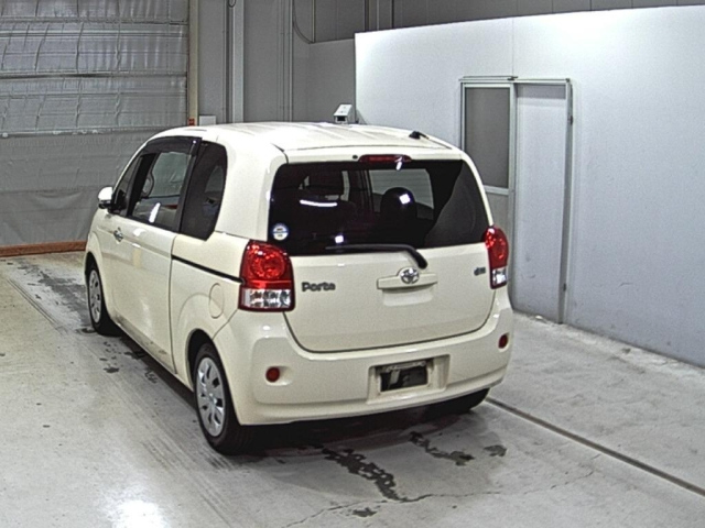 TOYOTA PORTE 2012