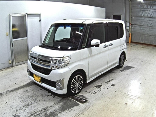 DAIHATSU TANTO 2015