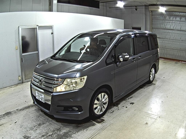 HONDA STEP WAGON 2010