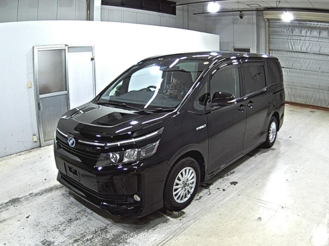 TOYOTA VOXY 2016