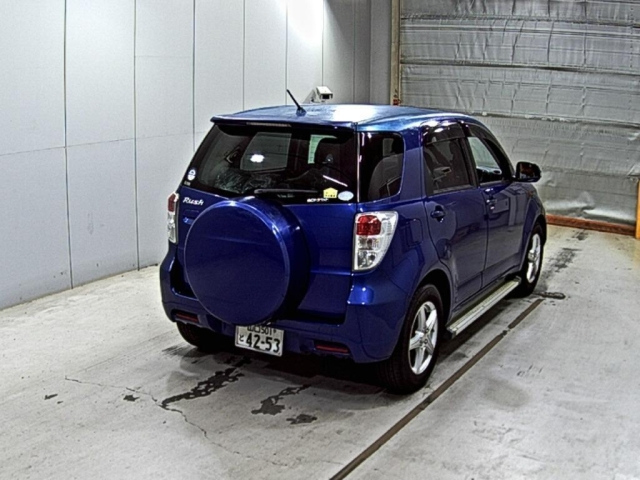 TOYOTA RUSH 2009