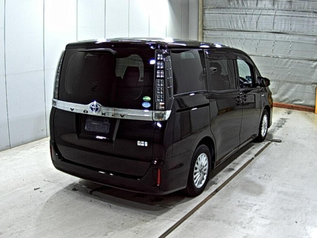 TOYOTA VOXY 2016