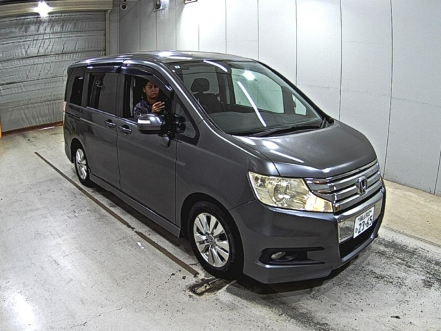 HONDA STEP WAGON 2010