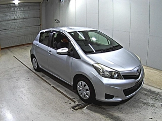 TOYOTA VITZ 2013