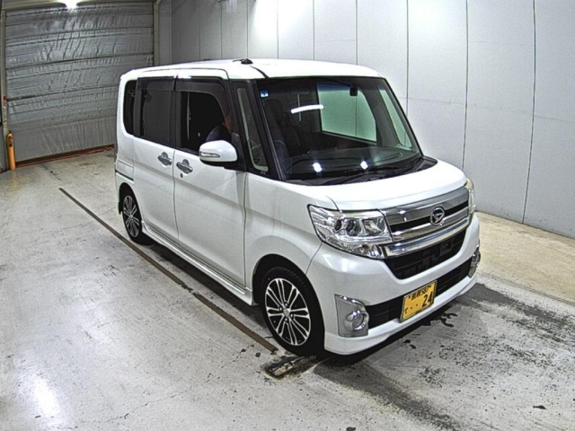 DAIHATSU TANTO 2015