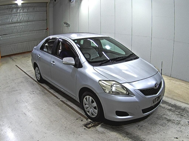 TOYOTA BELTA 2009